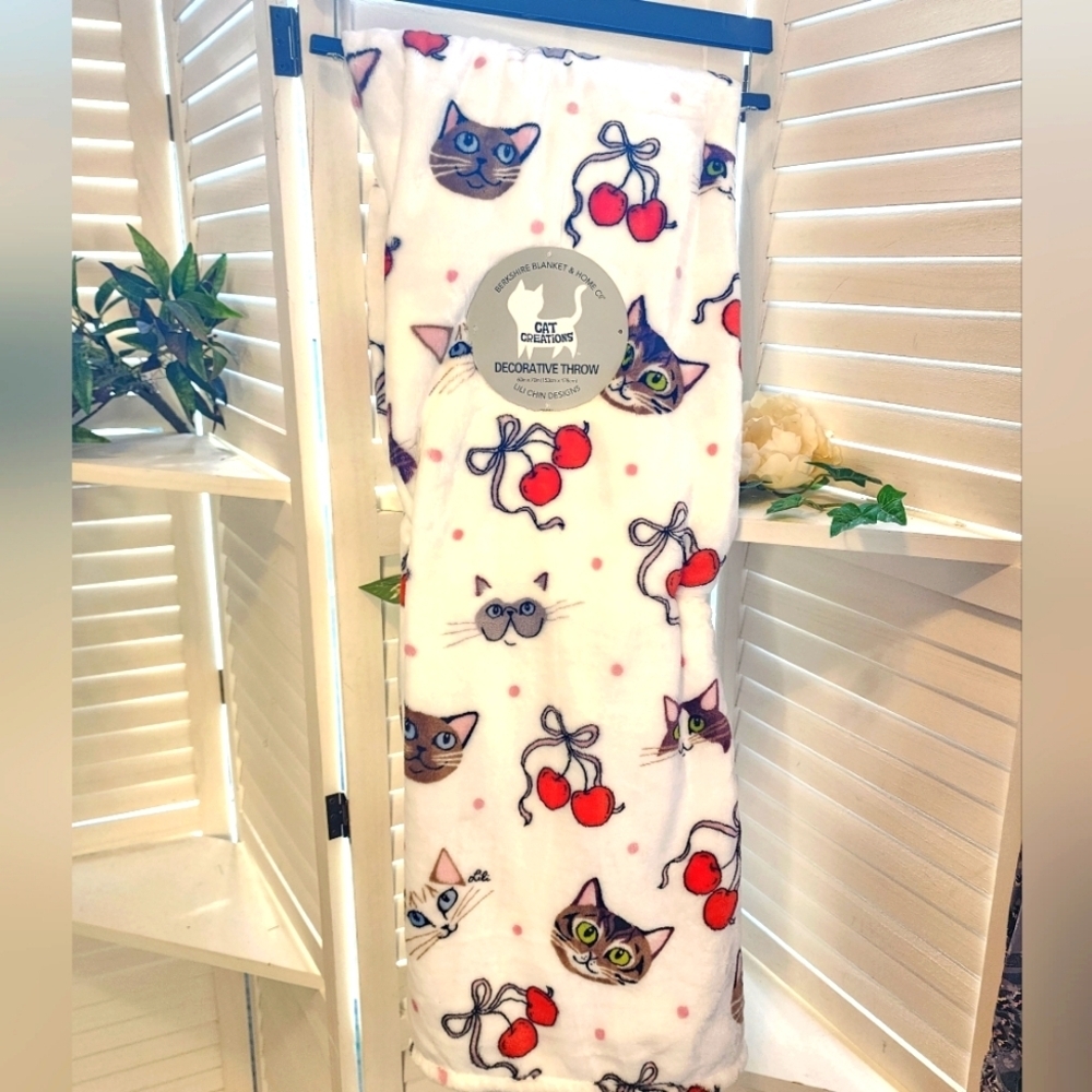 CAT CREATIONS NEW SOFT & COMFY 60 X 70 INCH THROW